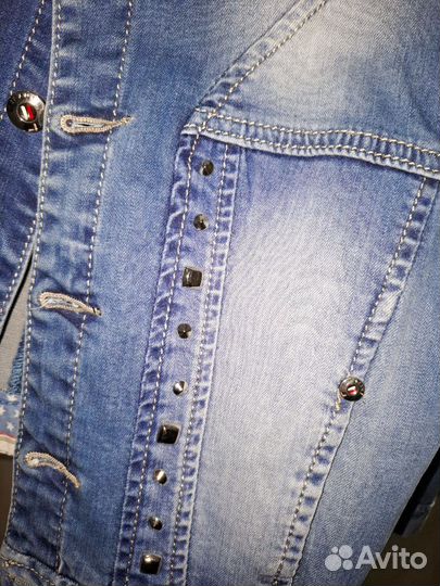 Джинсовая жилетка женская