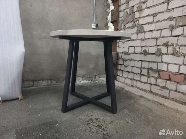 Стол круглый лофт