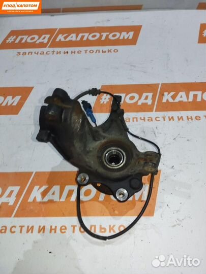 Кулак передний правый Peugeot 208 2012