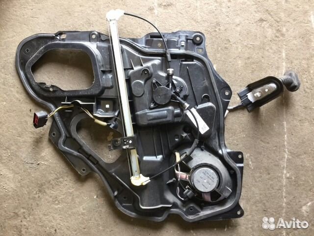 Стеклоподъемник задний правый Мазда 3 2002-2009 г