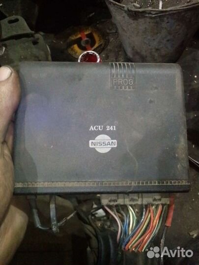 Блок управления nissan acu 241