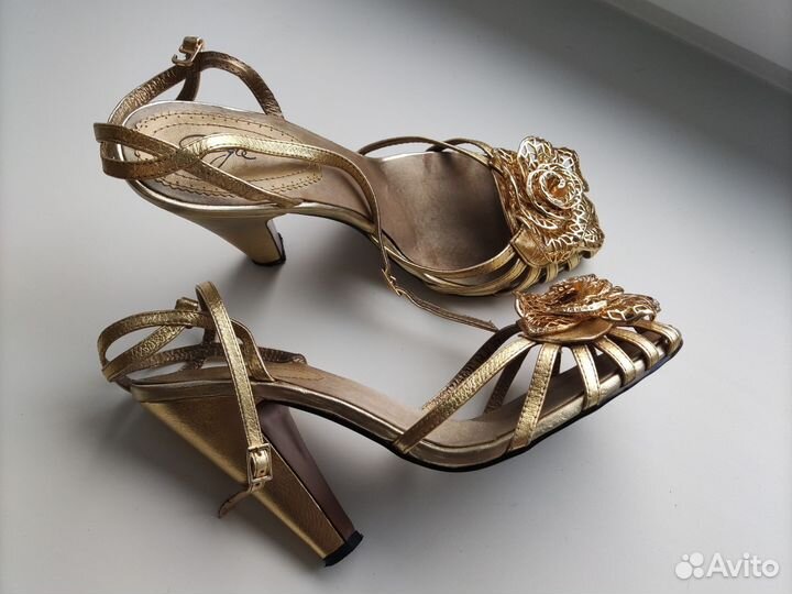 Босоножки женские кожа золото