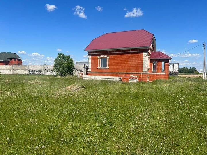 Дом 100 м² на участке 100 сот.