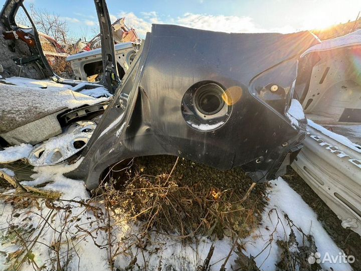 Крыло заднее левое Toyota Auris