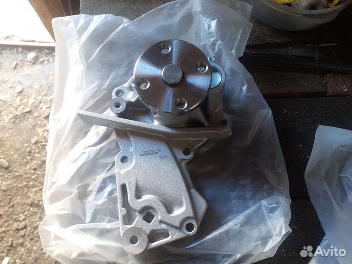 Помпа ford focus 2