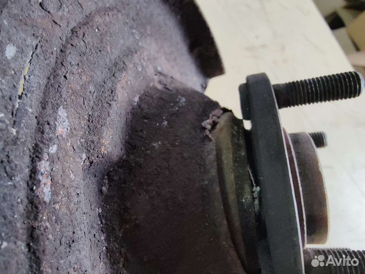 Поворотный кулак правый mitsubishi lancer 7