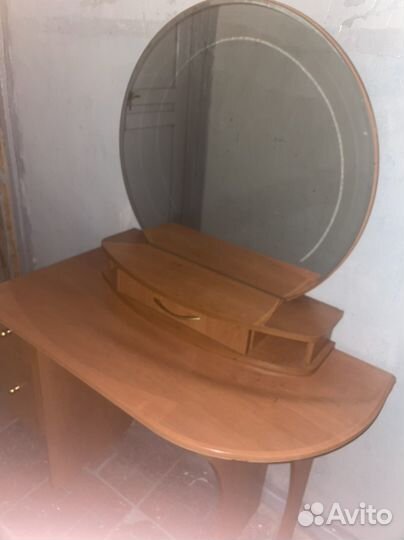 Туалетный столик