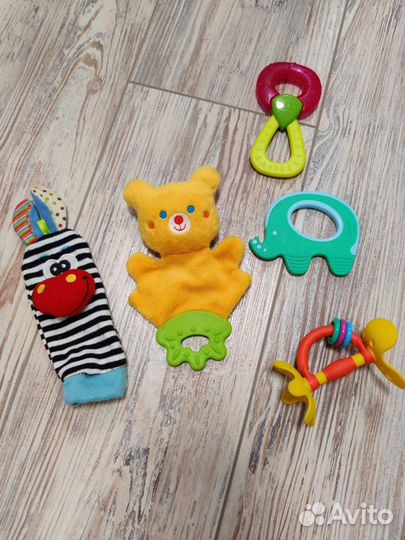 Развивающие игрушки пакетом