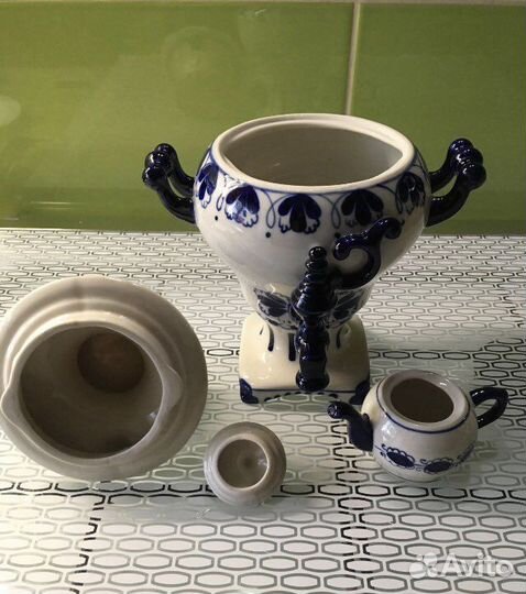 Самовар с чайничком Гжель