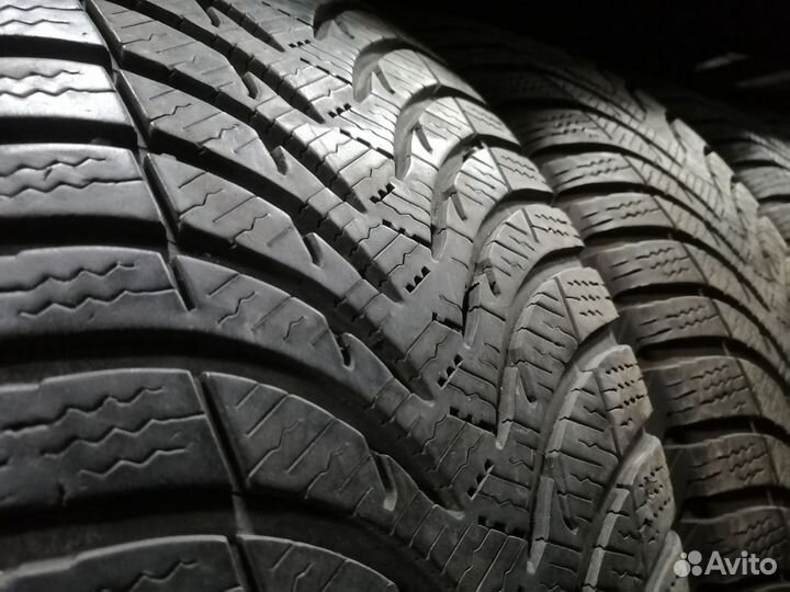 Michelin Alpin A4 215/5 R17