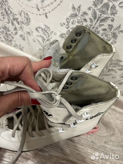 Коньки фигурные