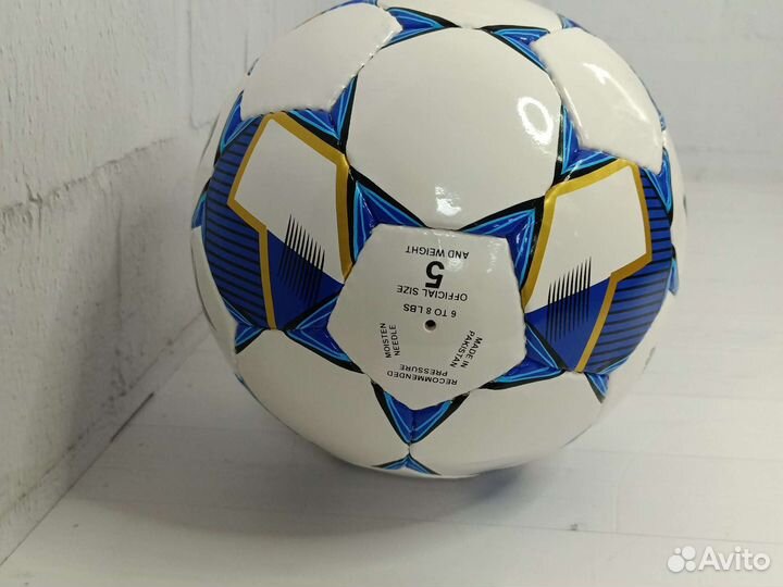 Футбольный мяч