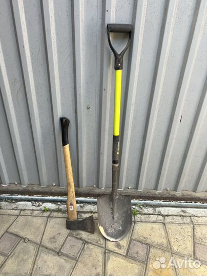 Лопата Travena штыковая / Топор Vira 1250 гр