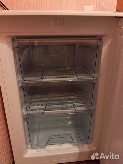 Морозильник Dexp