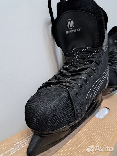 Коньки хоккейные детские