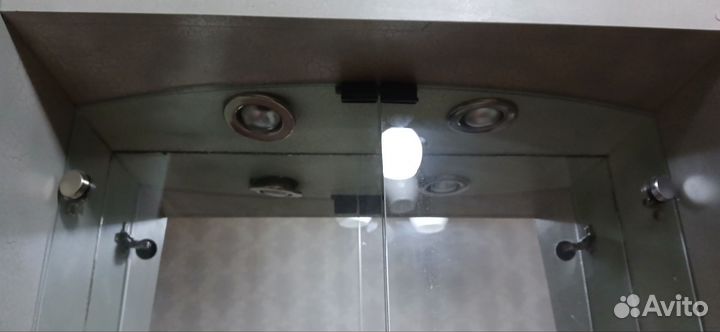 Стеллаж Витрина со стеклом и подсветкой