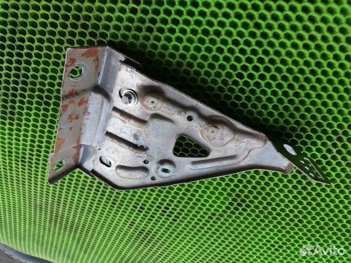 Кронштейн панели на Ford Focus II 2005-2011 пара