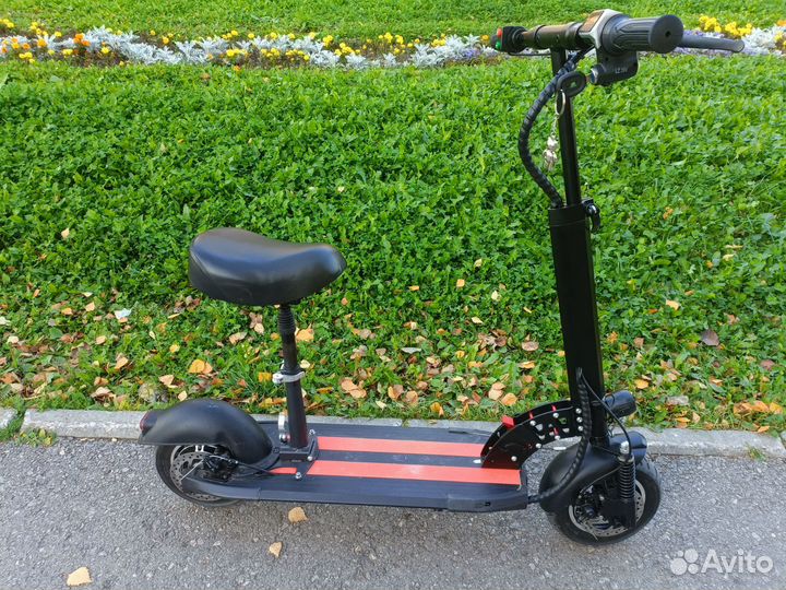 Электросамокат с сиденьем бу 2 месяца