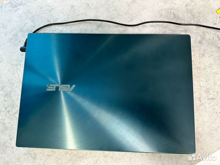 Asus ZenBook Duo UX481F