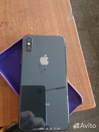 Телефон iPhone 10