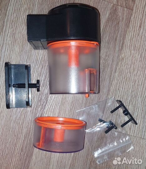 Автоматическая кормушка для рыб