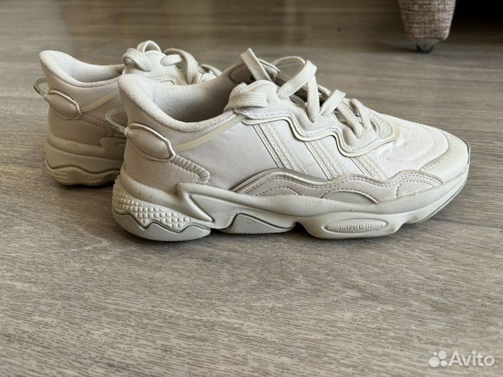 Кроссовки adidas ozweego женские 38