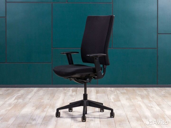 Офисное кресло для менеджера Dauphin Германия