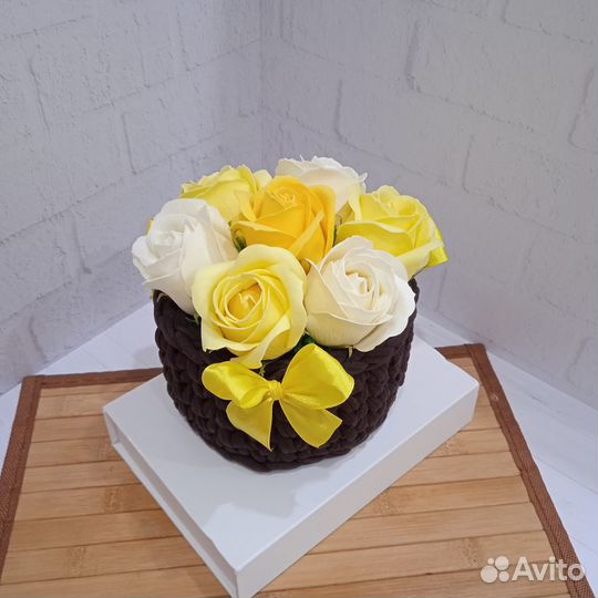 Композиция мыльных роз в подарок