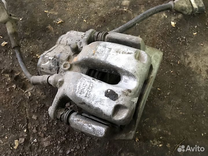 Суппорт задний правый Ауди а8 D3