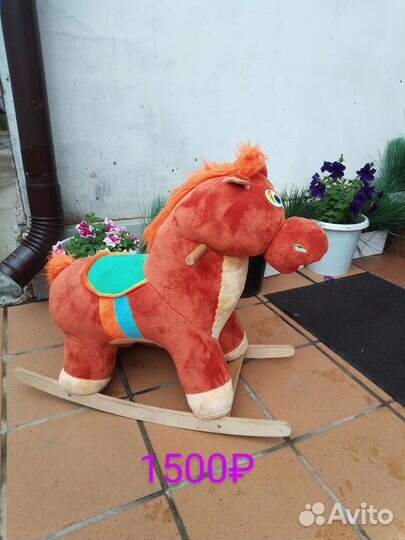 Детская качалка лошадь