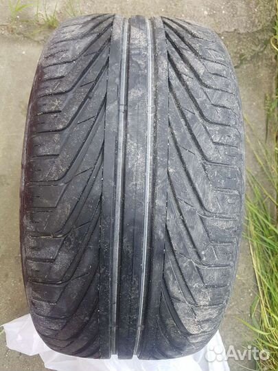 Nokian Tyres NRY 255/40 R17