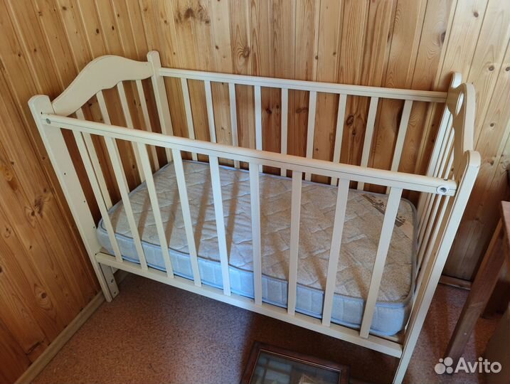 Детская кроватка