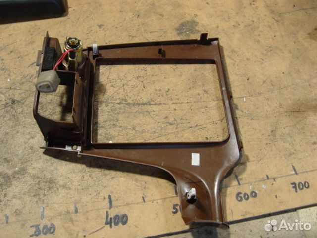 Центральная накладка торпеды Subaru outback B12 01