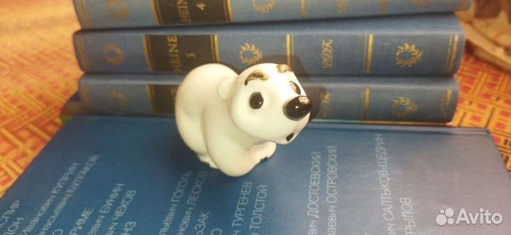 Медведь Умка фарфоровая статуэтка