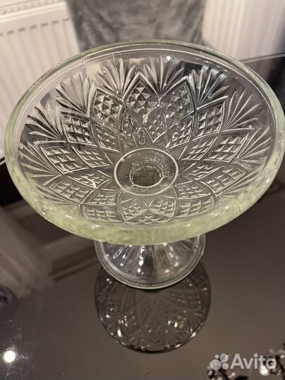 Вазочка на ножке