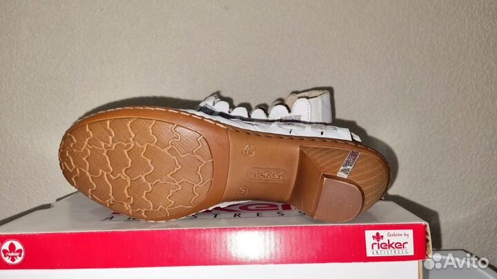 Босоножки женские Ricker 40 размер