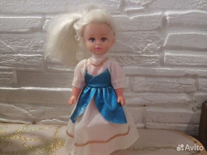 Кукла в костюме