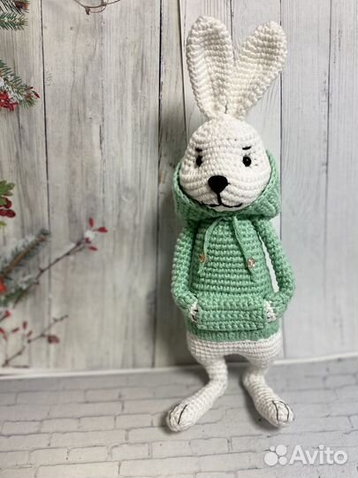 Игрушка интерьерная. Кролик в худи