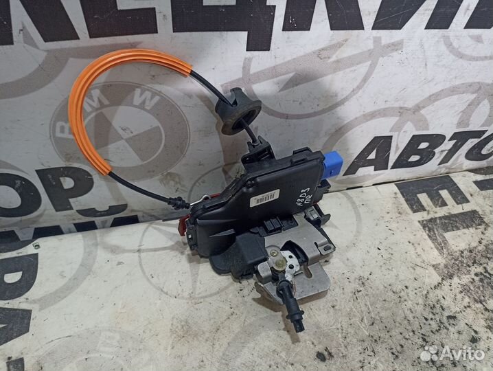 Замок двери передний правый Audi A8 D3