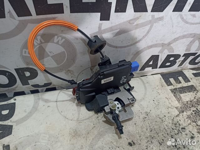 Замок двери передний правый Audi A8 D3