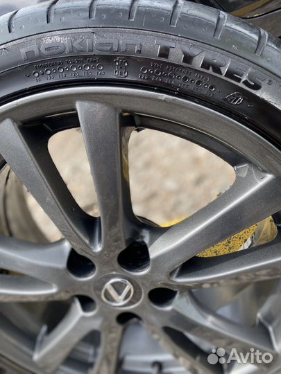 R18 Nokian Tyres Z 255/40, PCD 5x114.3 DIA 60.1