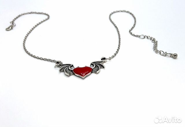 Женское ожерелье "Крылатое сердце" алое