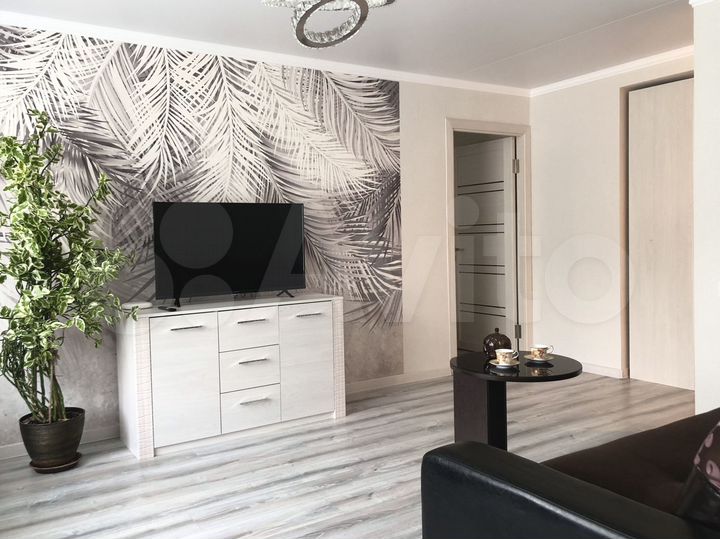2-к. квартира, 55 м², 1/7 эт.