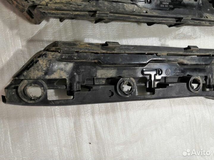 Крепление бампера Volkswagen Touran 1 2004