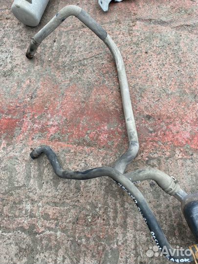 Трубки расширительного бачка Рено Меган 2