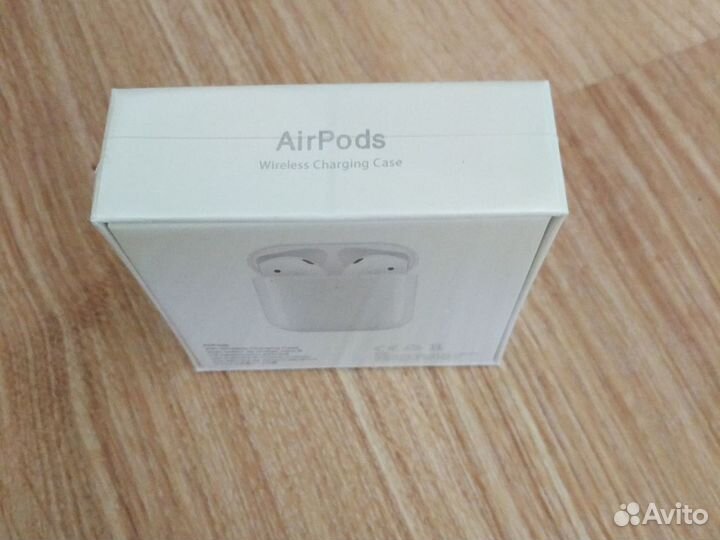 Наушники AirPods with Charging Case