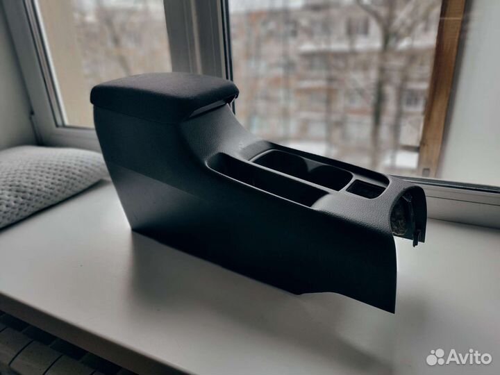 Подлокотник Lancer IX Рест