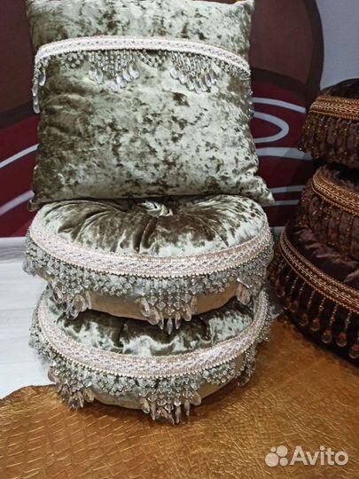 Подушки декоративные,дизайнерские.бархат,стеклярус
