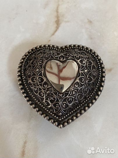 Шкатулка металлическая