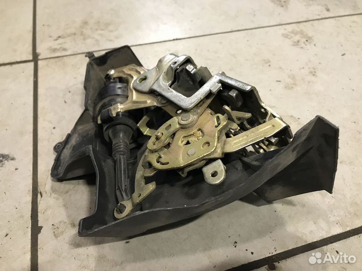 Замок двери задний левый mercedes W210 W202